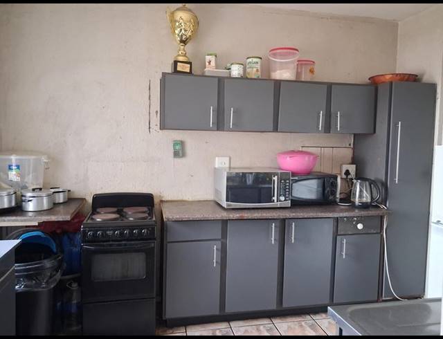 4 BEDROOM APARTMENT FOR SALE IN SUNNYSIDE